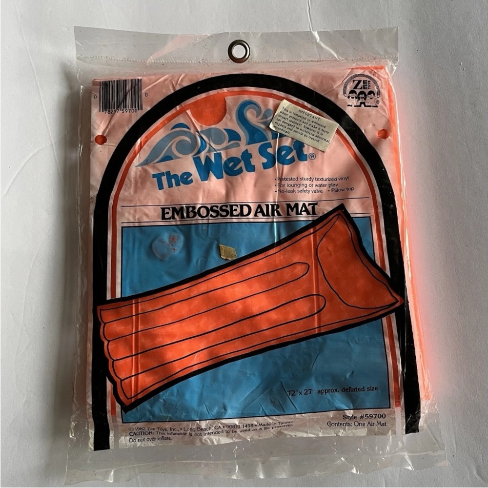 The Wet Set Embossed Air Mat 1982 Vinyl 72” x 27” Zee Toys Orange Vintage New